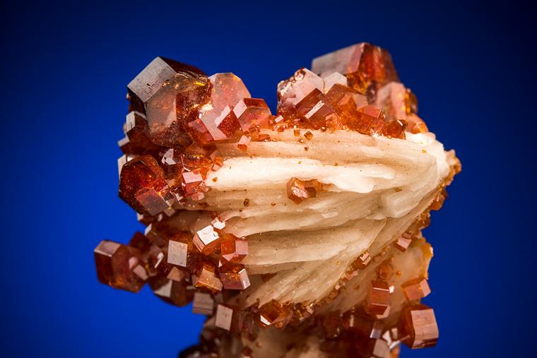 VANADINITE on BARITE